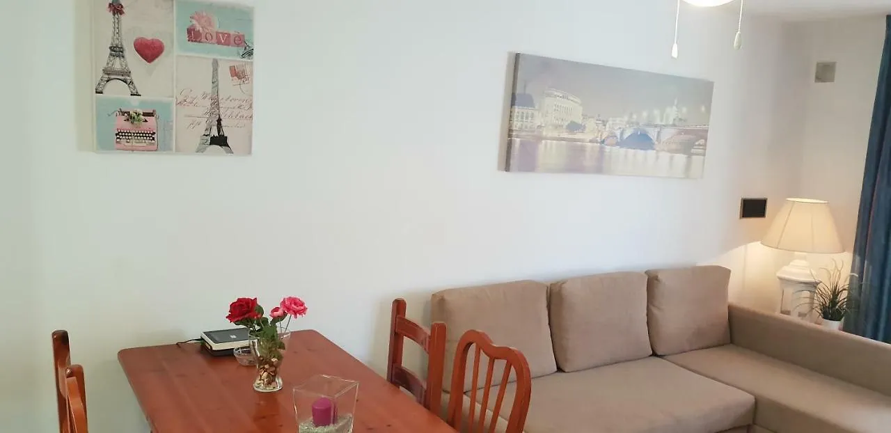 ארונה Two Bedroom Beachfront Apartment No 3 With Sea-View, Heated Pool, Close To The Sea