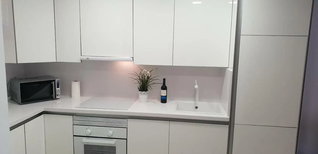 ארונה Two Bedroom Beachfront Apartment No 3 With Sea-View, Heated Pool, Close To The Sea