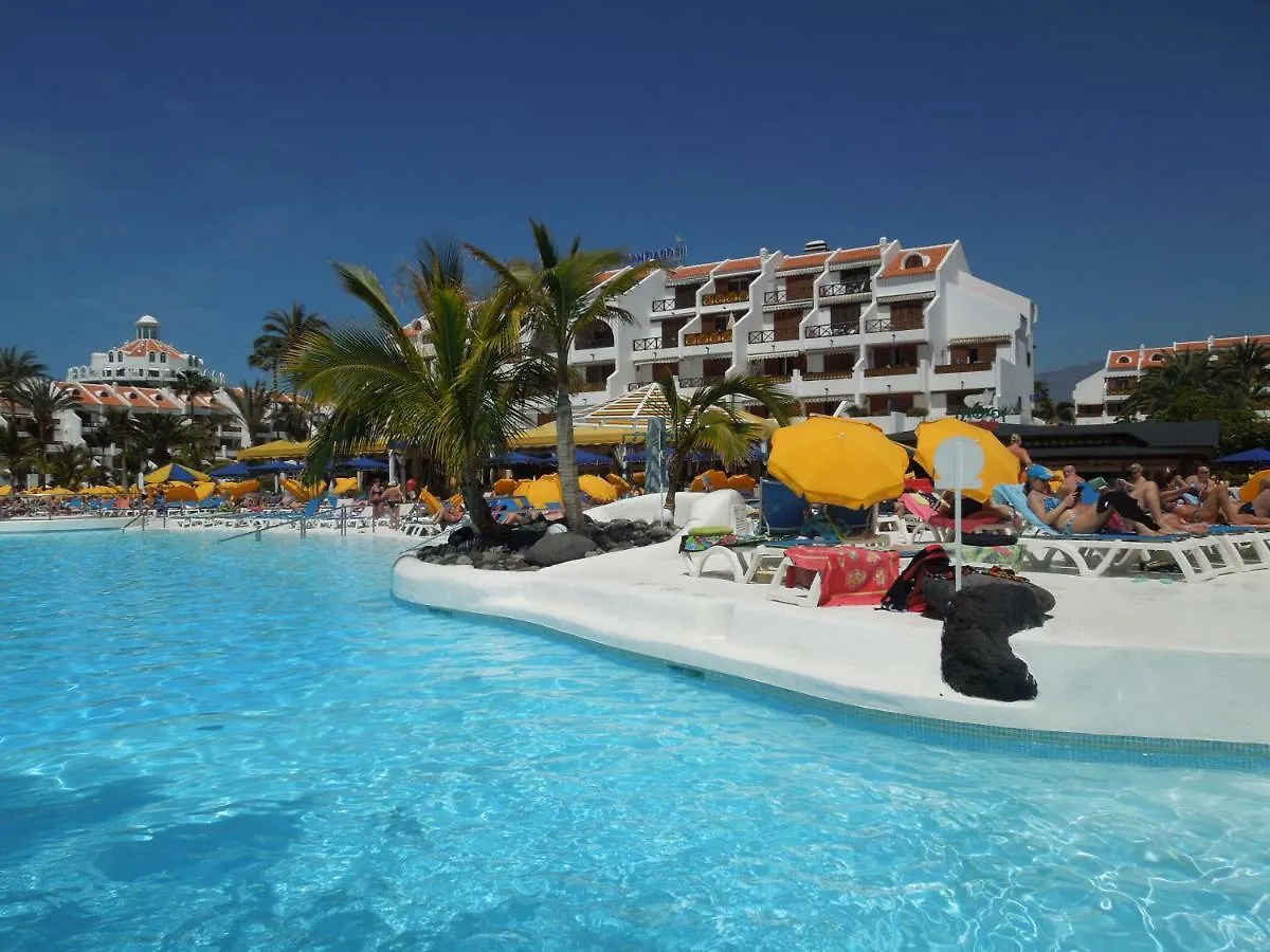 ארונה Two Bedroom Beachfront Apartment No 3 With Sea-View, Heated Pool, Close To The Sea ספרד
