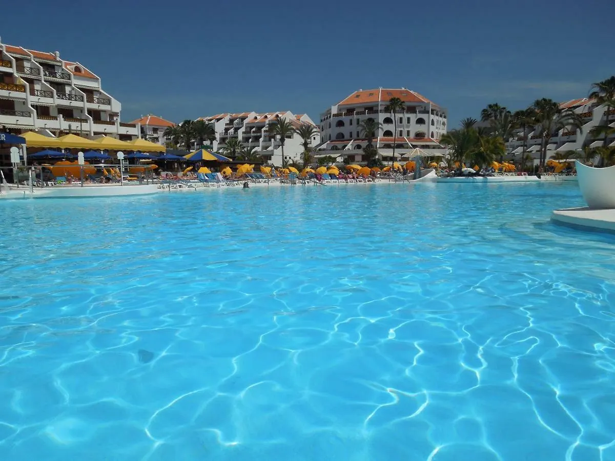 ארונה Two Bedroom Beachfront Apartment No 3 With Sea-View, Heated Pool, Close To The Sea 0*,  ספרד