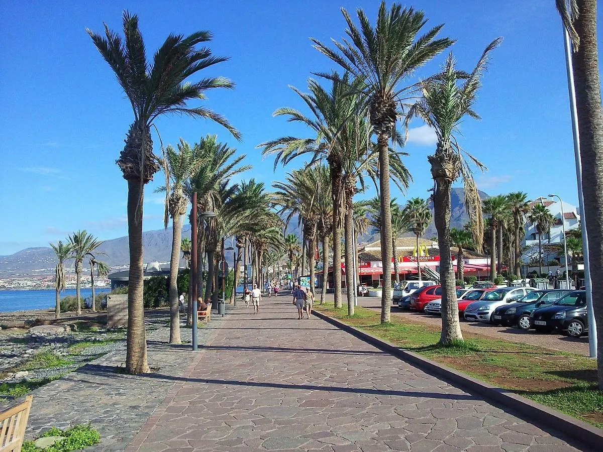 ארונה Two Bedroom Beachfront Apartment No 3 With Sea-View, Heated Pool, Close To The Sea