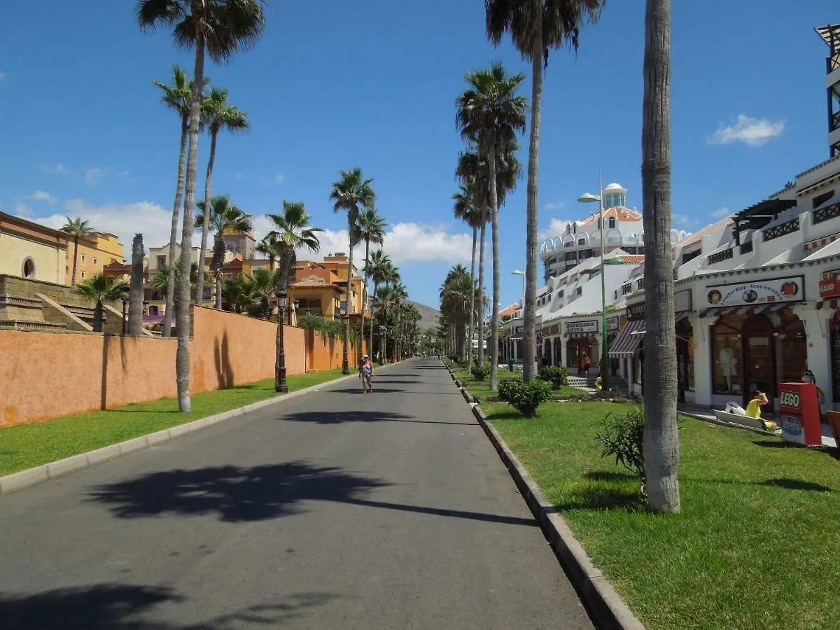 ארונה Two Bedroom Beachfront Apartment No 3 With Sea-View, Heated Pool, Close To The Sea 0*,  ספרד