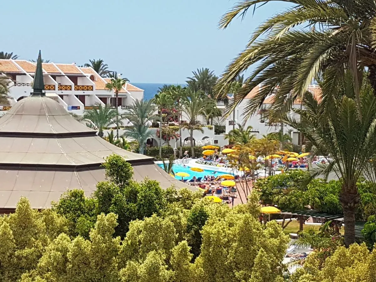 ארונה Two Bedroom Beachfront Apartment No 3 With Sea-View, Heated Pool, Close To The Sea ספרד