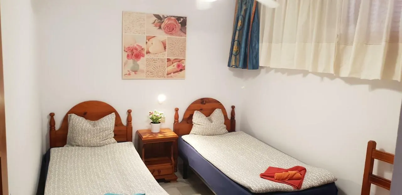 Two Bedroom Beachfront Apartment No 3 With Sea-View, Heated Pool, Close To The Sea Arona  0*, Arona (Tenerife)